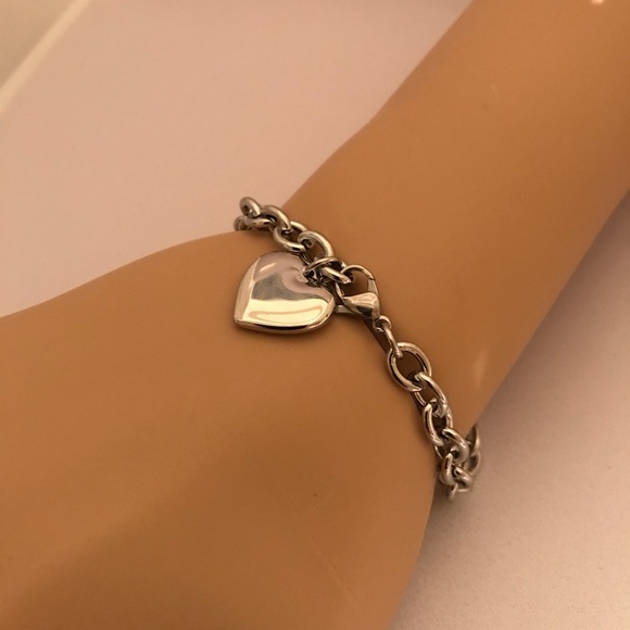 Chain Link Bracelet with Heart Charm ❤️ - Picture 3 of 4